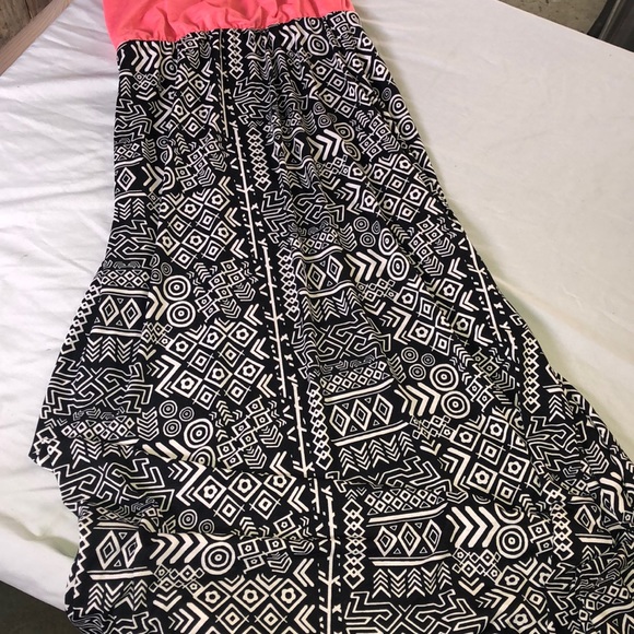 Maxi - Picture 2 of 2